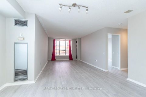 Photo 8 at 1309 - 21 Overlea Boulevard, Thorncliffe Park, Toronto