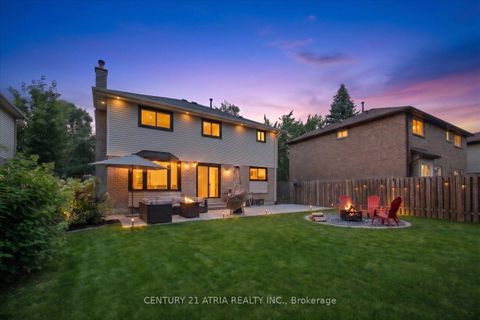 Photo 1 at 1040 Birchwood Drive, College Manor, Newmarket