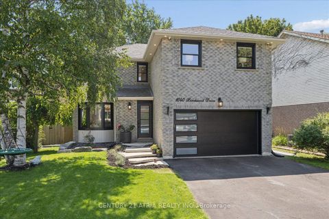 Photo 5 at 1040 Birchwood Drive, College Manor, Newmarket