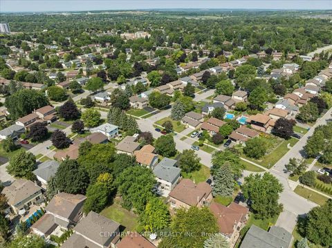 Photo 35 at 1040 Birchwood Drive, College Manor, Newmarket