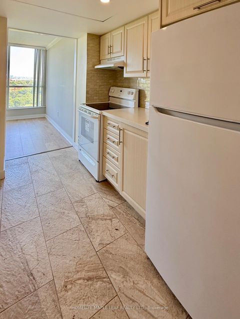 Photo 10 at 1607 - 1 Rowntree Road, Jamestown, Toronto