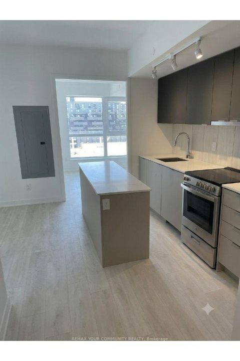 Photo 2 at 527 - 8 Tippett Road, Clanton Park, Toronto