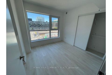Photo 7 at 527 - 8 Tippett Road, Clanton Park, Toronto