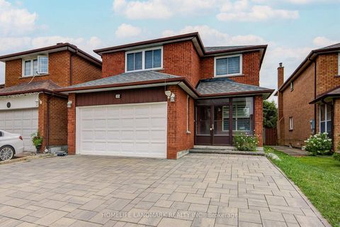 Photo 1 at 35 Royal Palm Drive, Yorkhill, Vaughan