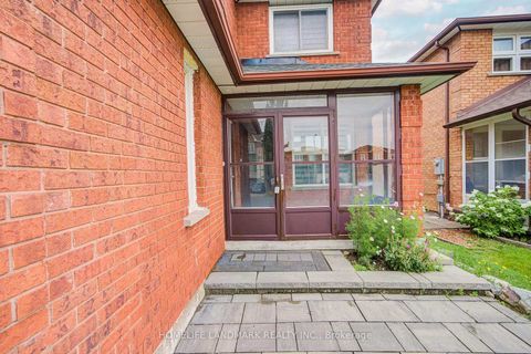 Photo 2 at 35 Royal Palm Drive, Yorkhill, Vaughan
