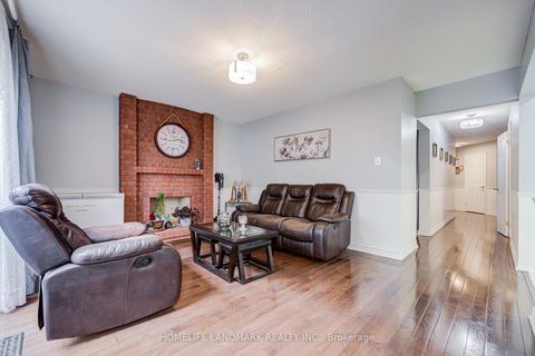 Photo 13 at 35 Royal Palm Drive, Yorkhill, Vaughan
