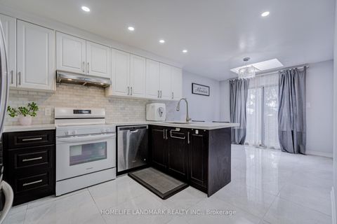 Photo 14 at 35 Royal Palm Drive, Yorkhill, Vaughan