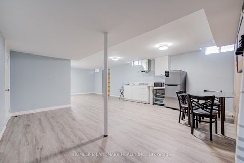 Photo 34 at 35 Royal Palm Drive, Yorkhill, Vaughan