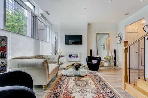 Photo 6 at 106 - 32 DAVENPORT Road, Annex, Toronto