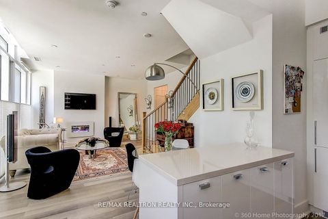 Photo 11 at 106 - 32 DAVENPORT Road, Annex, Toronto