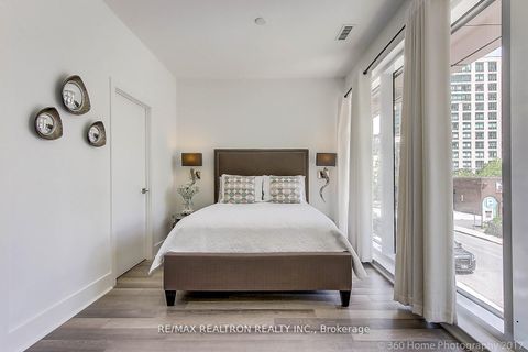 Photo 14 at 106 - 32 DAVENPORT Road, Annex, Toronto