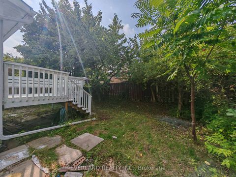 Photo 1 at 18 Camberley Court, Malvern, Toronto