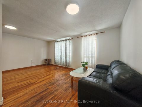 Photo 2 at 18 Camberley Court, Malvern, Toronto