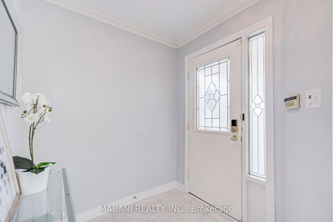 Photo 9 at 38 Marchwood Crescent, Harding, Richmond Hill