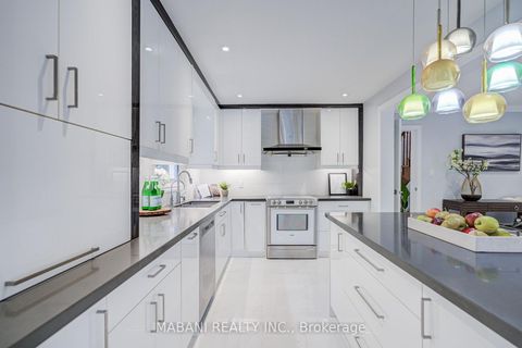 Photo 13 at 38 Marchwood Crescent, Harding, Richmond Hill