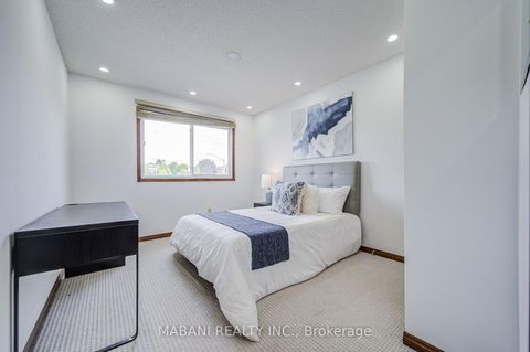 Photo 32 at 38 Marchwood Crescent, Harding, Richmond Hill