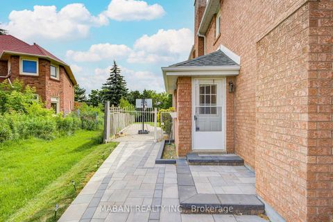 Photo 40 at 38 Marchwood Crescent, Harding, Richmond Hill