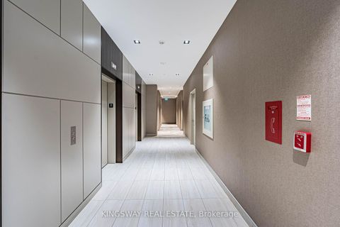 Photo 4 at 203 - 38 Honeycrisp Crescent, Vaughan Corporate Centre, Vaughan