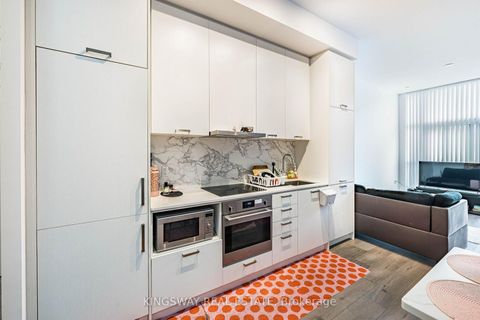 Photo 8 at 203 - 38 Honeycrisp Crescent, Vaughan Corporate Centre, Vaughan