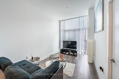 Photo 13 at 203 - 38 Honeycrisp Crescent, Vaughan Corporate Centre, Vaughan