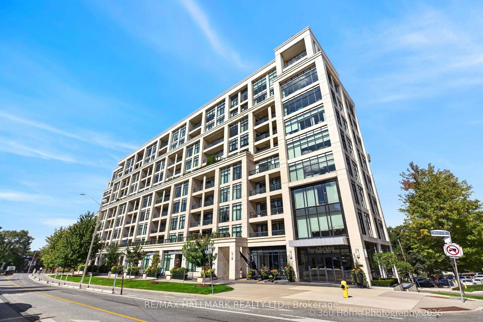 711 - 2 Old Mill Drive, Swansea, Toronto 