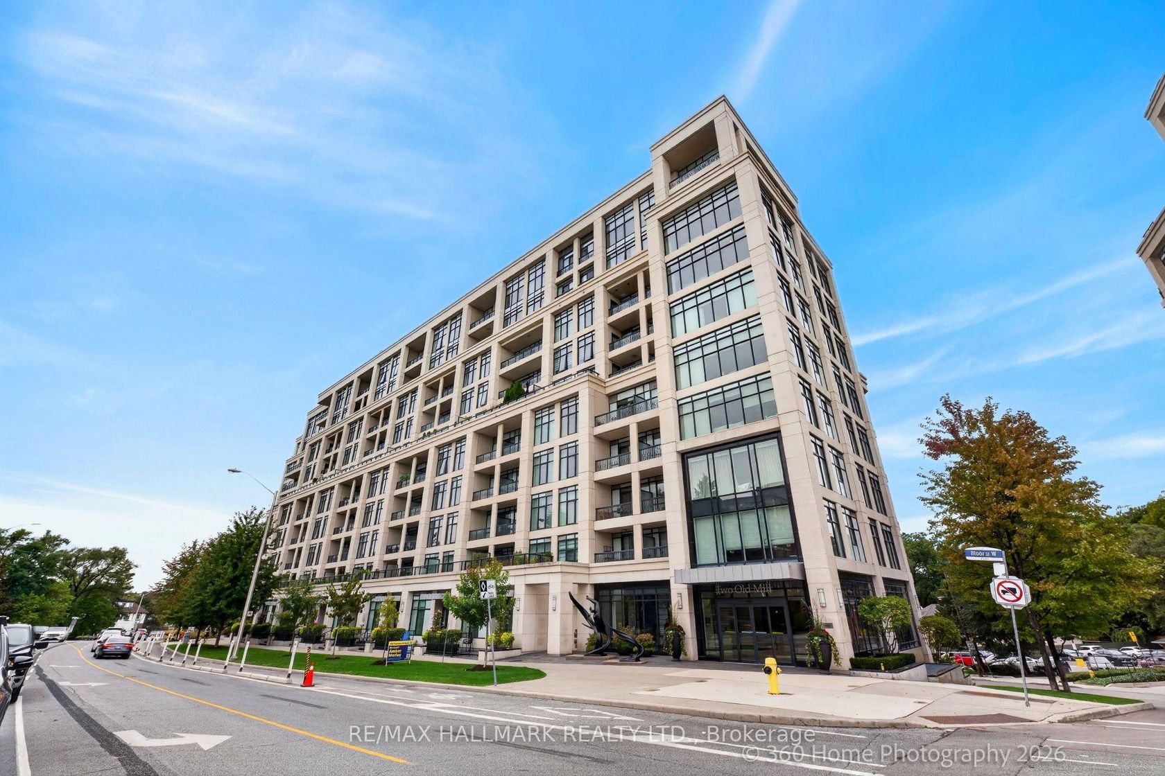 712 - 2 Old Mill Drive, Swansea, Toronto 