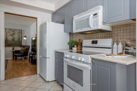 Photo 14 at 36 CHURCHLAND Drive, Holly, Barrie