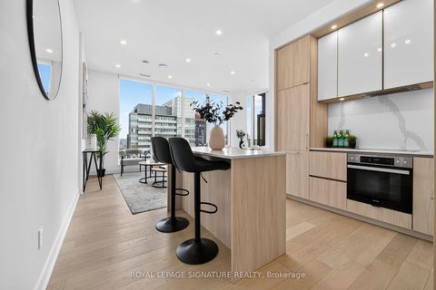 Photo 2 at 4005 - 15 Mercer Street, Waterfront Communities C1, Toronto