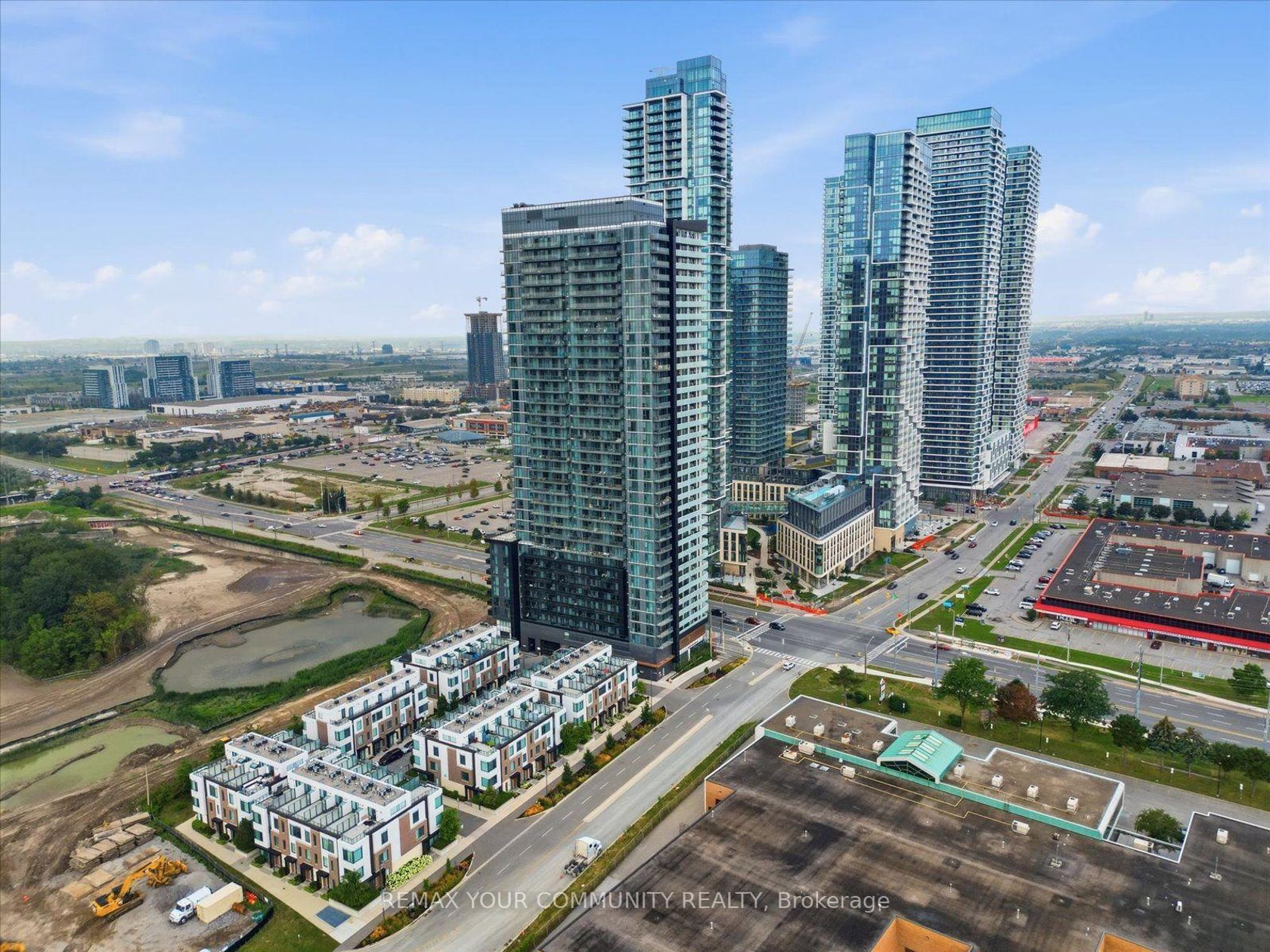 2214 - 7895 Jane Street, Concord, Vaughan photo number 2