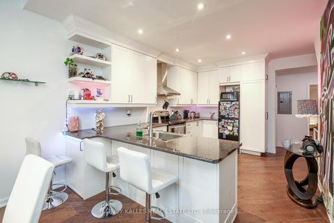 Photo 5 at 530 Richmond Street W, Waterfront Communities C1, Toronto