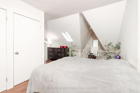 Photo 11 at 530 Richmond Street W, Waterfront Communities C1, Toronto