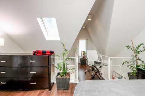 Photo 12 at 530 Richmond Street W, Waterfront Communities C1, Toronto