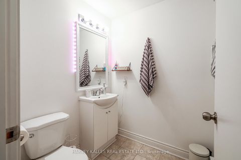 Photo 15 at 530 Richmond Street W, Waterfront Communities C1, Toronto