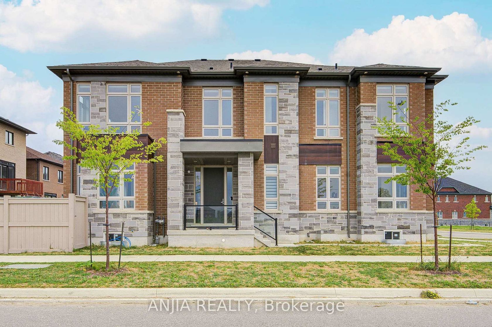 80 William Logan Drive, Rural Richmond Hill, Richmond Hill photo number 2