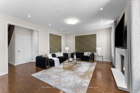 Photo 1 at 433 Mavrinac Boulevard, Bayview Northeast, Aurora