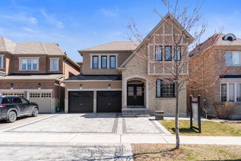 Photo 2 at 433 Mavrinac Boulevard, Bayview Northeast, Aurora
