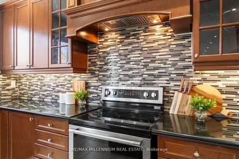 Photo 19 at 433 Mavrinac Boulevard, Bayview Northeast, Aurora
