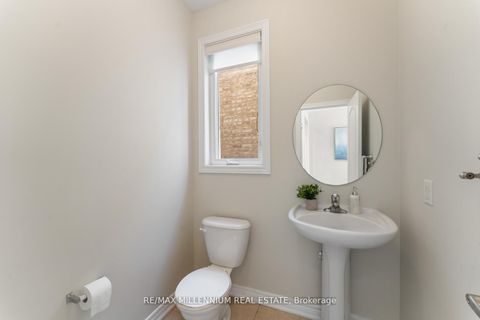 Photo 24 at 433 Mavrinac Boulevard, Bayview Northeast, Aurora