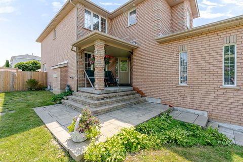 Photo 3 at 17 Shaina Court, Painswick South, Barrie