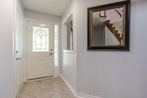 Photo 5 at 17 Shaina Court, Painswick South, Barrie
