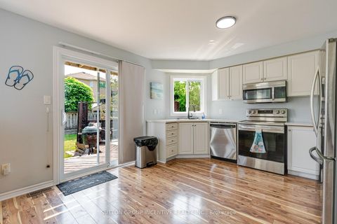 Photo 8 at 17 Shaina Court, Painswick South, Barrie