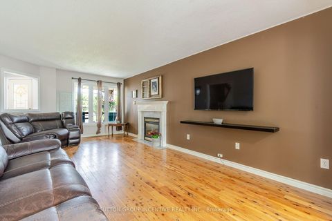 Photo 15 at 17 Shaina Court, Painswick South, Barrie