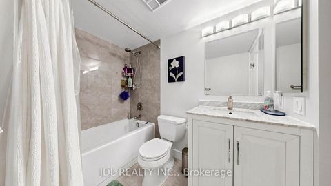 Photo 12 at 2005 - 21 Hillcrest Avenue, Willowdale East, Toronto