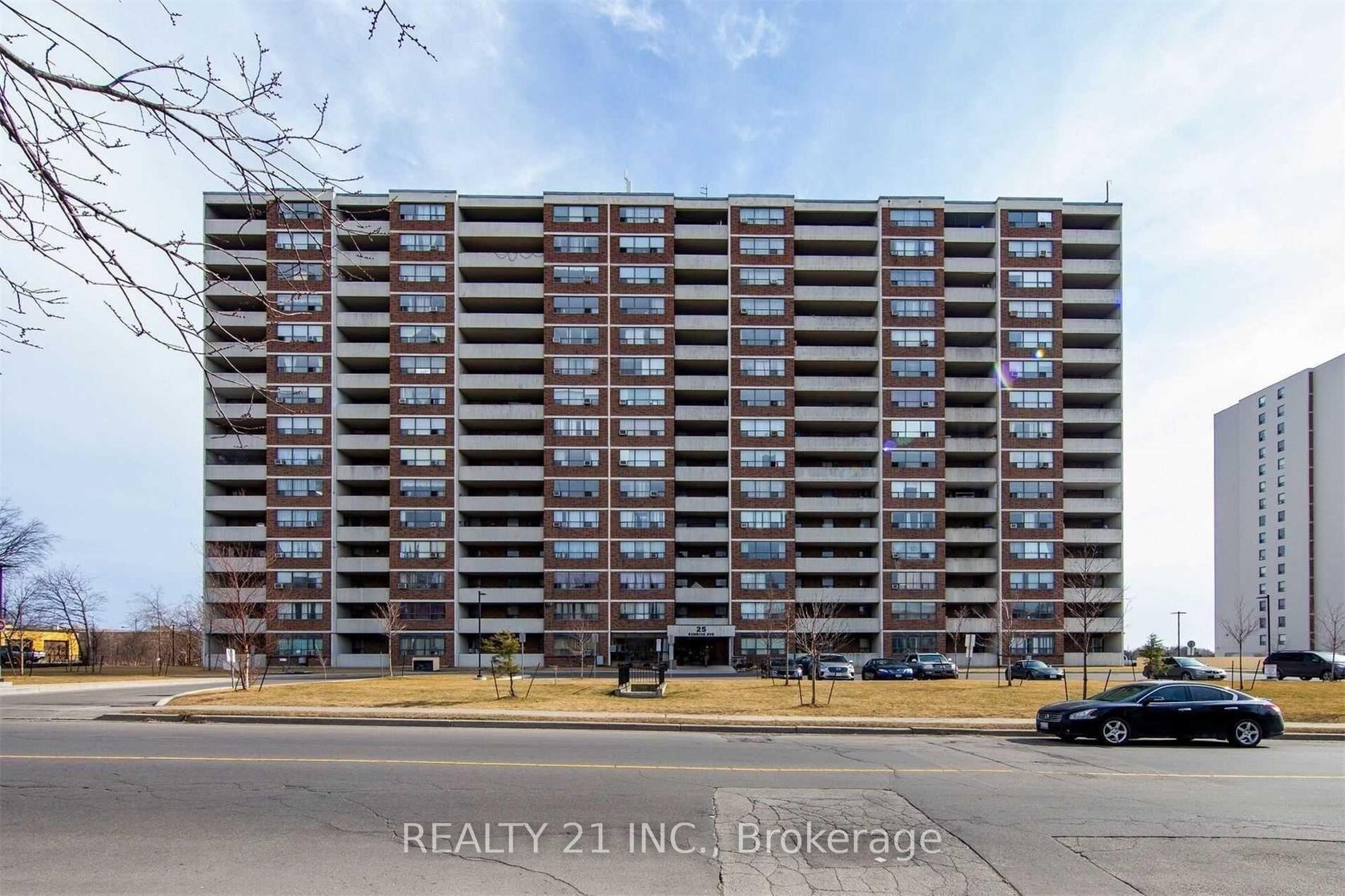 811 - 25 Sunrise Avenue S, Victoria Village, Toronto photo number 2