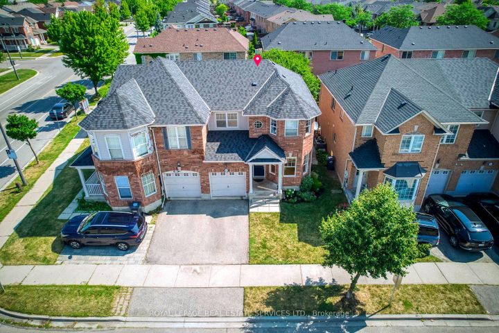 Photo 1 at 916 McNair Circle, BE Beaty, Milton