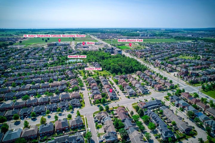 Photo 7 at 916 McNair Circle, BE Beaty, Milton