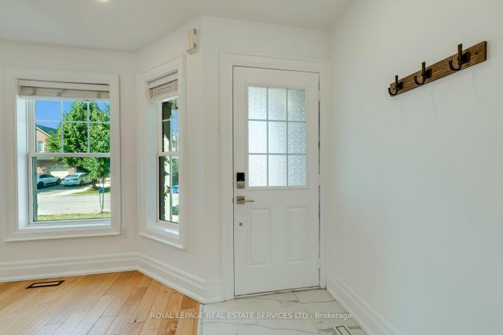 Photo 16 at 916 McNair Circle, BE Beaty, Milton
