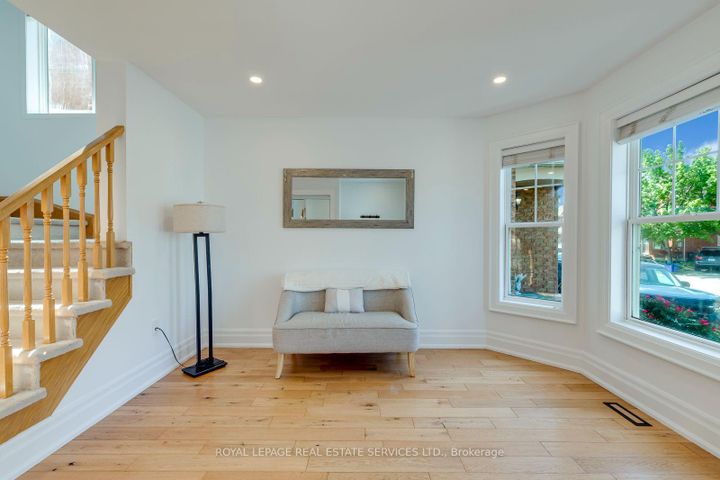 Photo 18 at 916 McNair Circle, BE Beaty, Milton