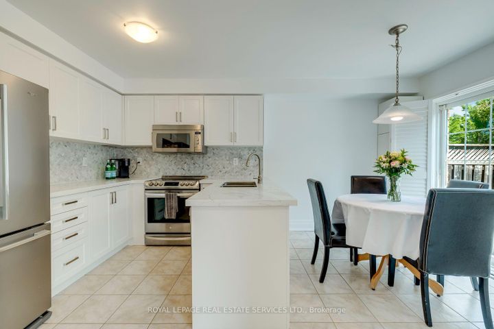 Photo 24 at 916 McNair Circle, BE Beaty, Milton