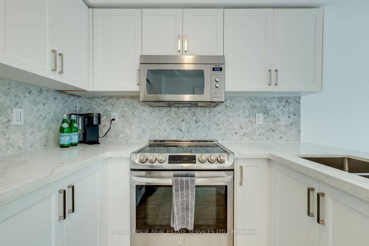 Photo 27 at 916 McNair Circle, BE Beaty, Milton